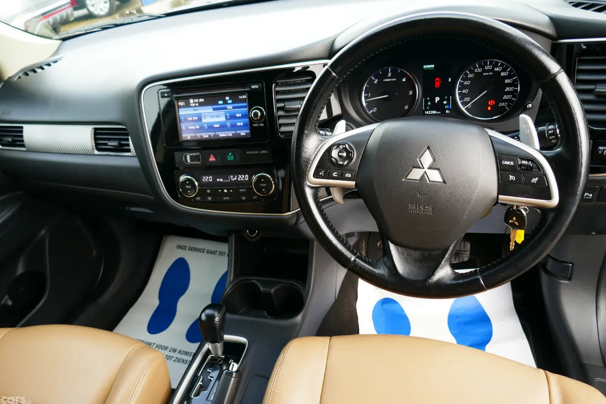 Mitsubishi Outlander SUV, Diesel, 2015, Black