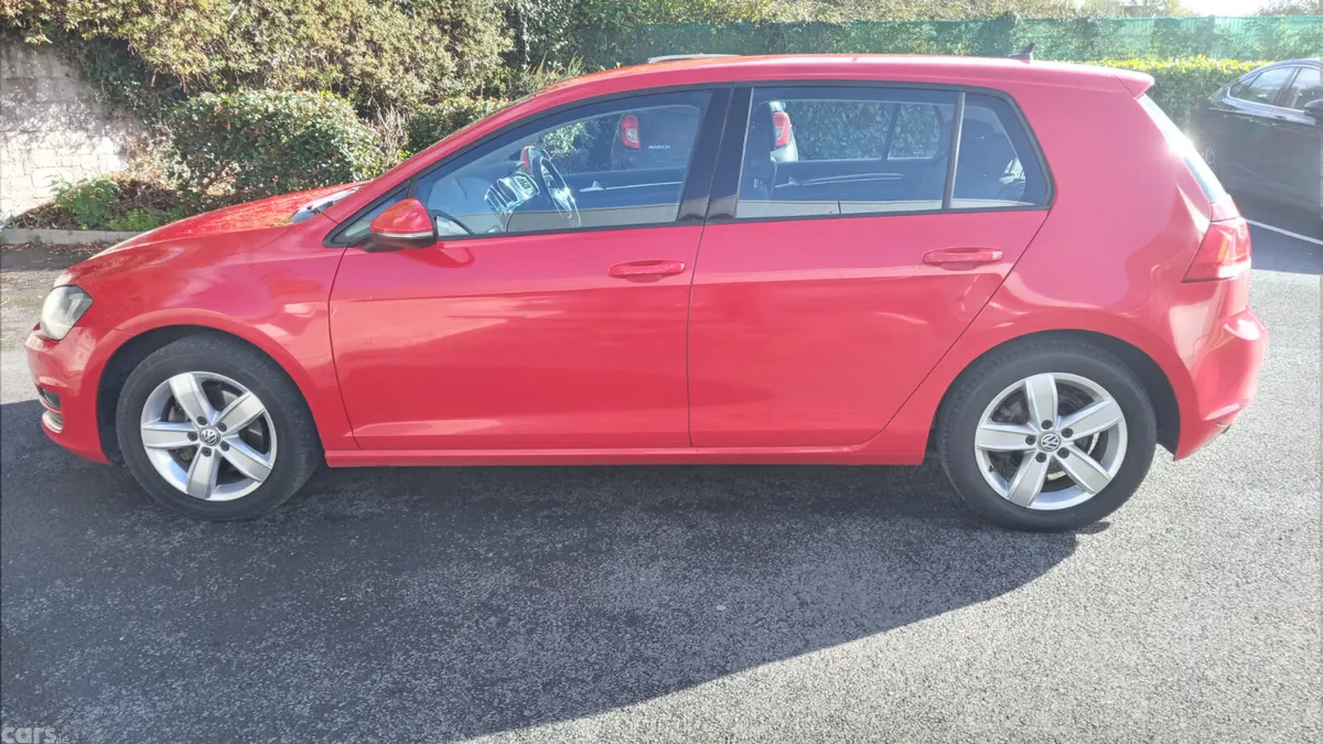 Volkswagen Golf Hatchback, Petrol, 2015, Red