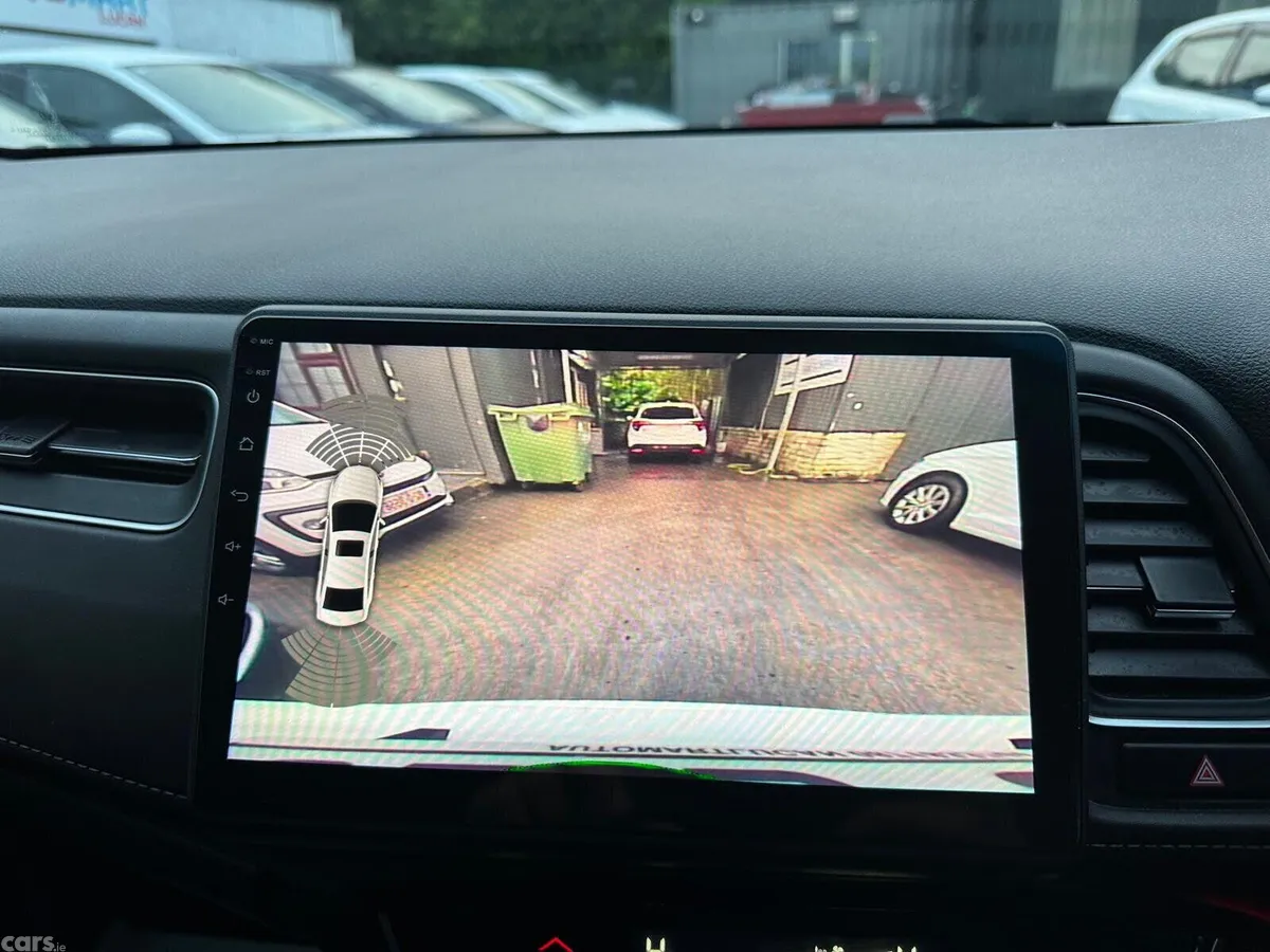 Honda Vezel SUV, Petrol Hybrid, 2018, White