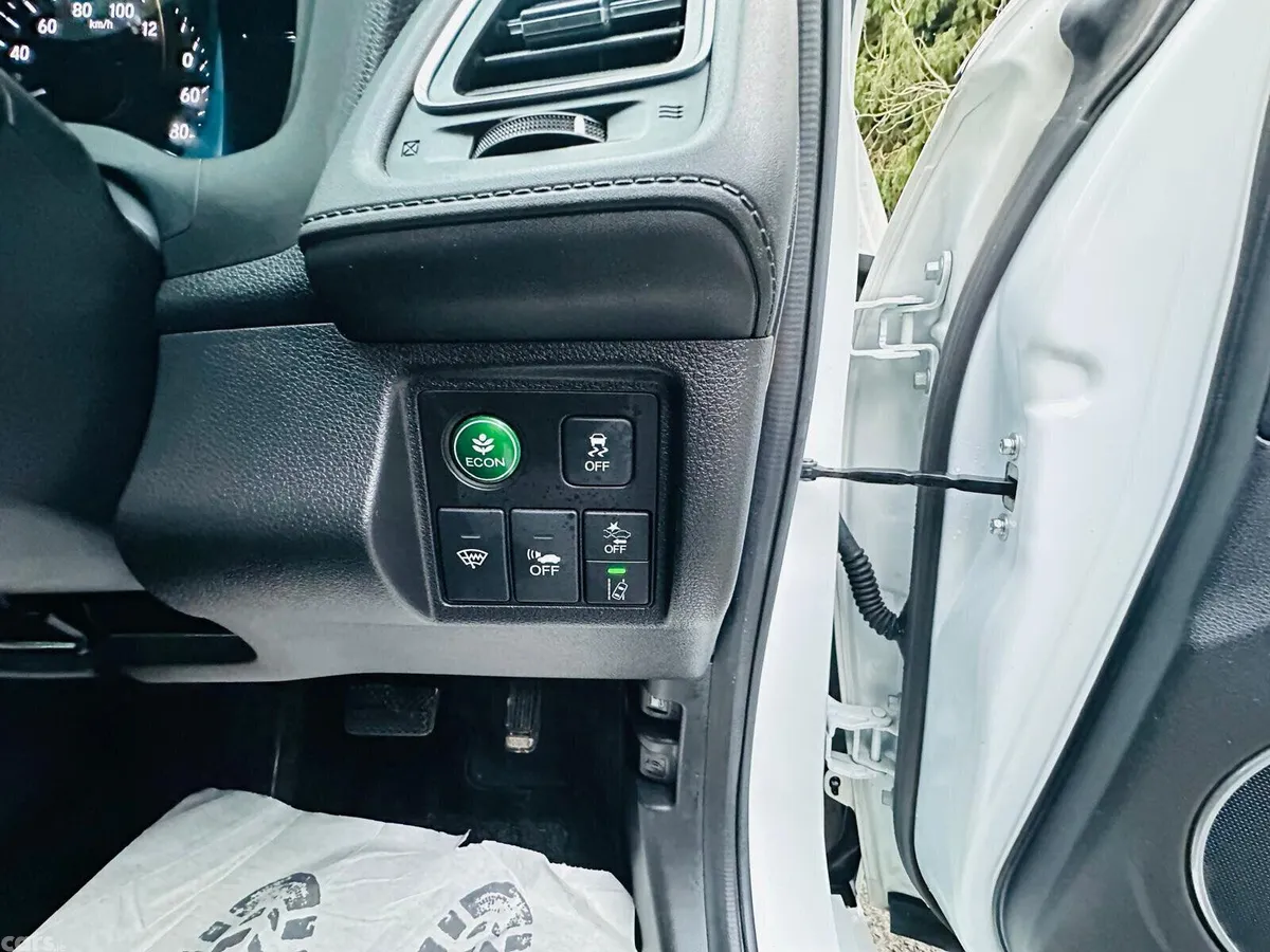 Honda Vezel SUV, Petrol Hybrid, 2018, White