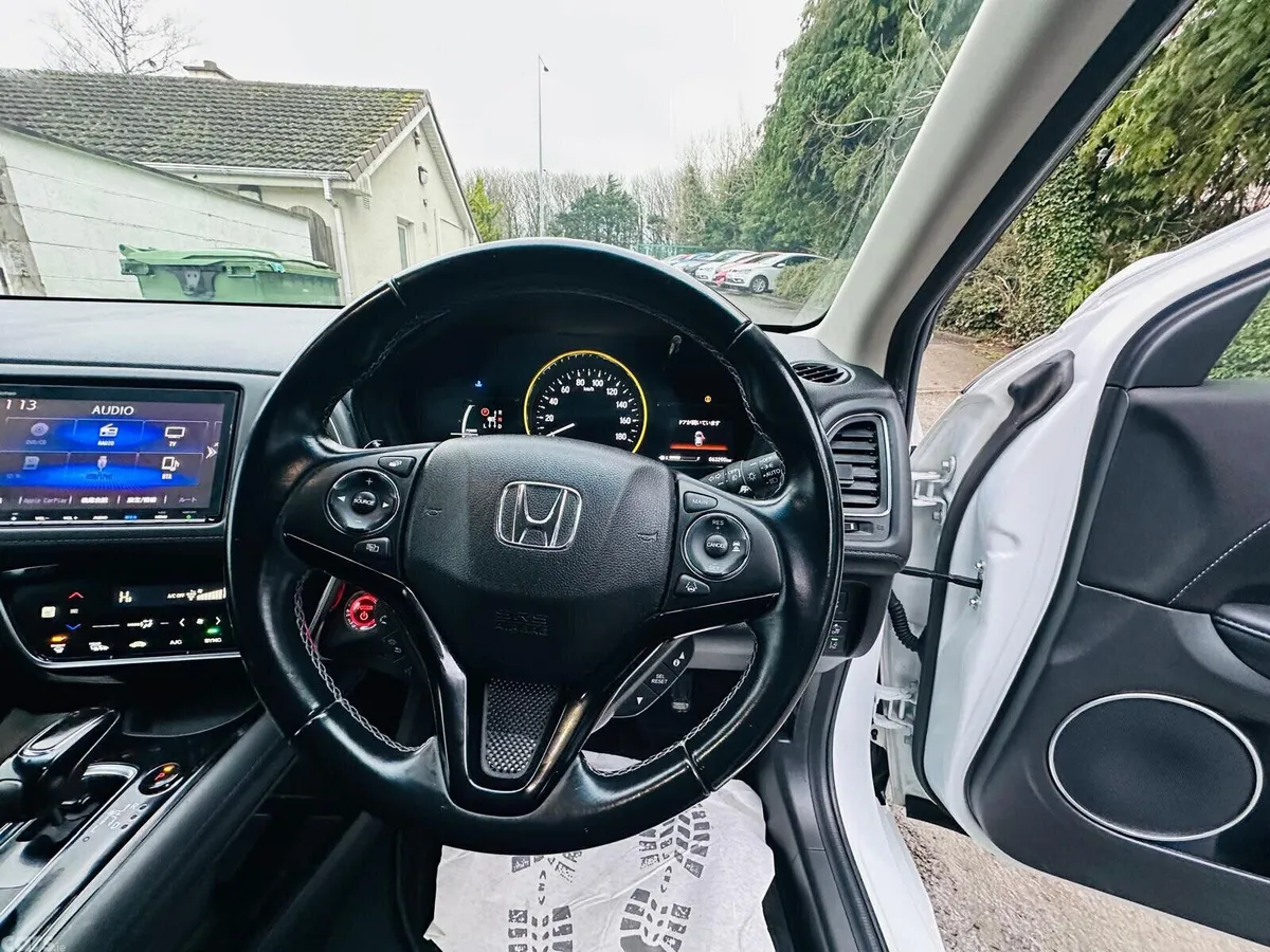 Honda Vezel SUV, Petrol Hybrid, 2018, White