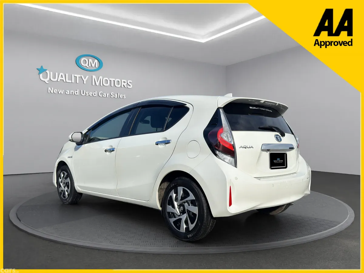 Toyota Aqua Hatchback, Petrol Hybrid, 2019, White