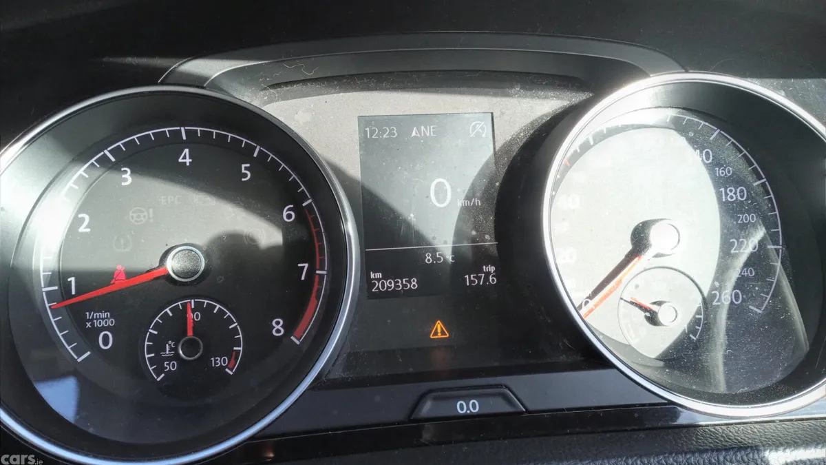 Volkswagen Golf Hatchback, Petrol, 2015, Red