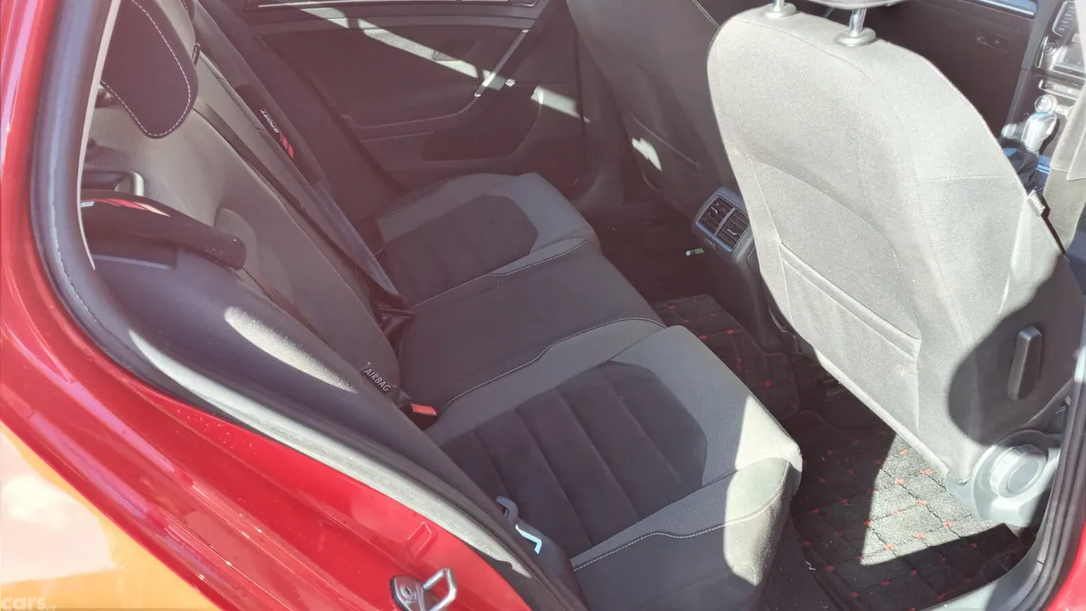 Volkswagen Golf Hatchback, Petrol, 2015, Red