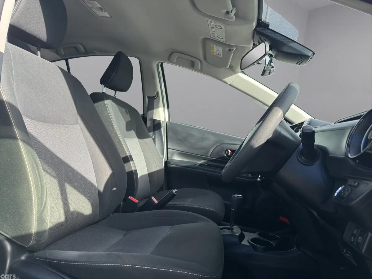 Toyota Aqua Hatchback, Petrol Hybrid, 2019, White