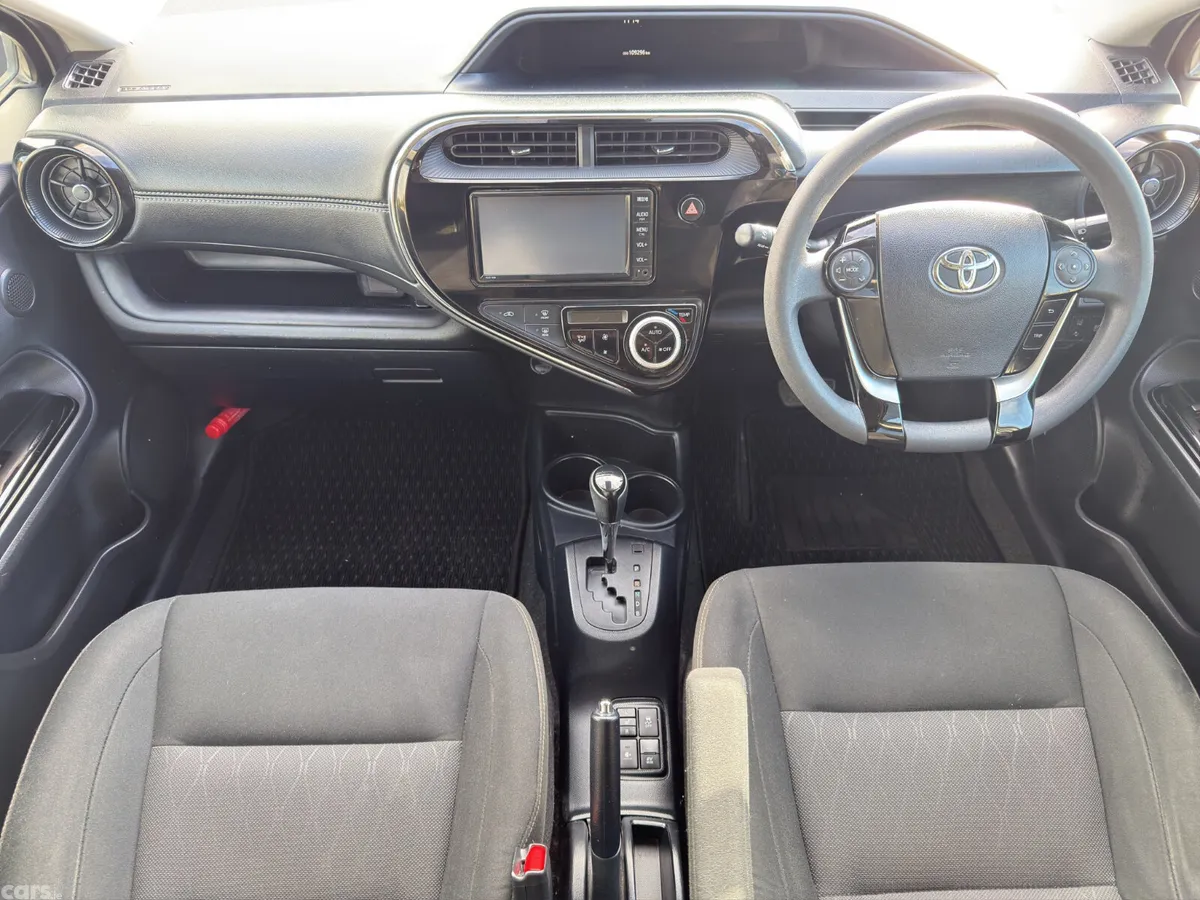 Toyota Aqua Hatchback, Petrol Hybrid, 2019, White