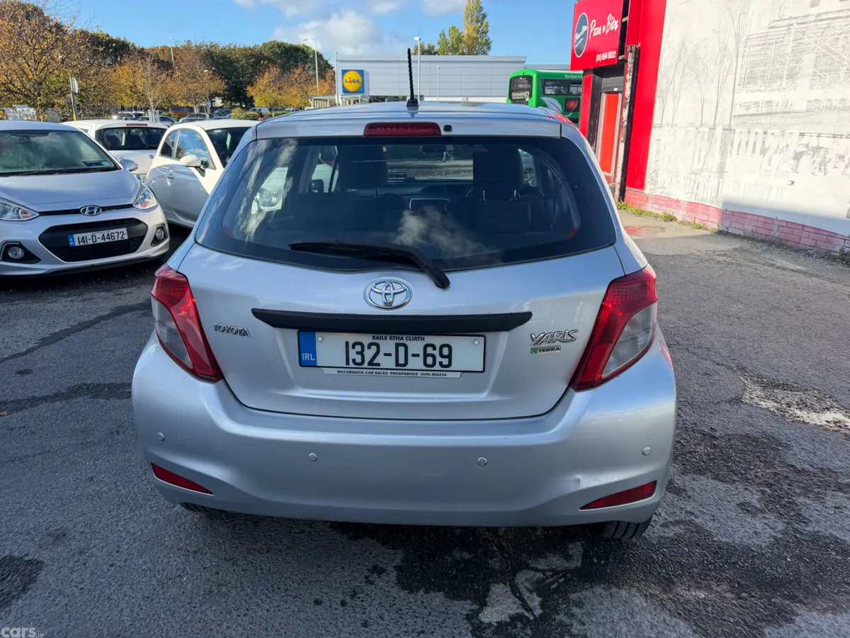 Toyota Yaris Hatchback, Petrol, 2013, Silver