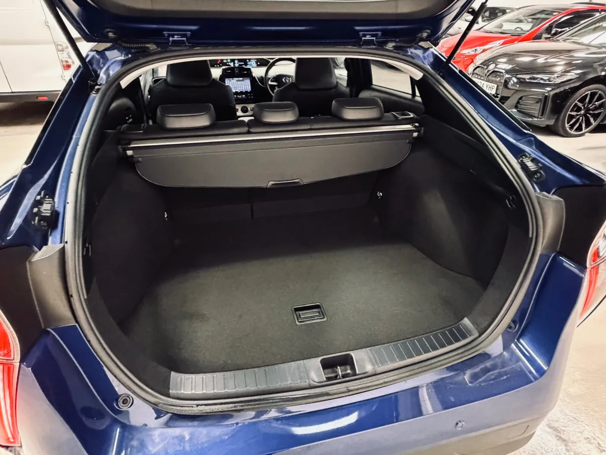 Toyota Prius Saloon, Petrol Hybrid, 2018, Blue