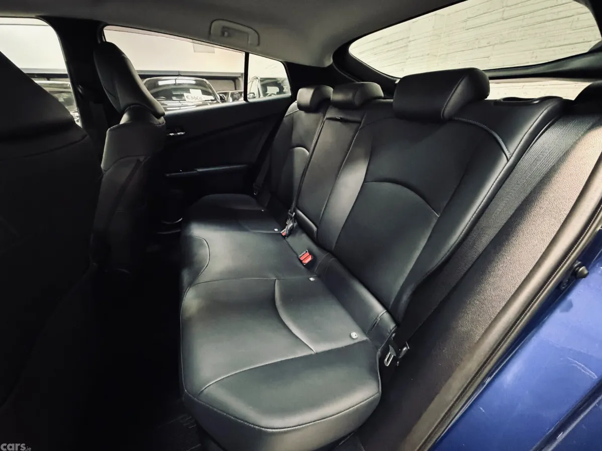 Toyota Prius Saloon, Petrol Hybrid, 2018, Blue