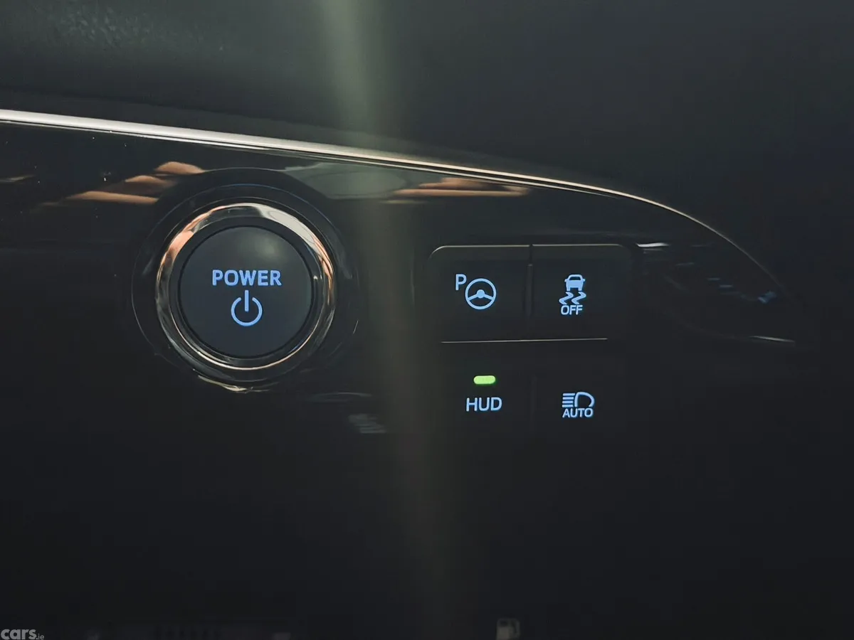 Toyota Prius Saloon, Petrol Hybrid, 2018, Blue