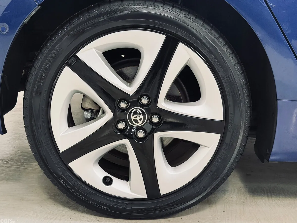 Toyota Prius Saloon, Petrol Hybrid, 2018, Blue