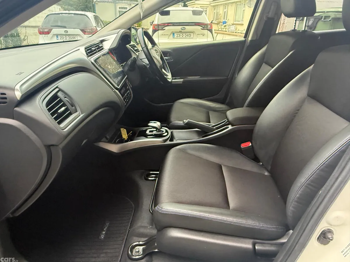 Honda Grace Saloon, Petrol Hybrid, 2016, White