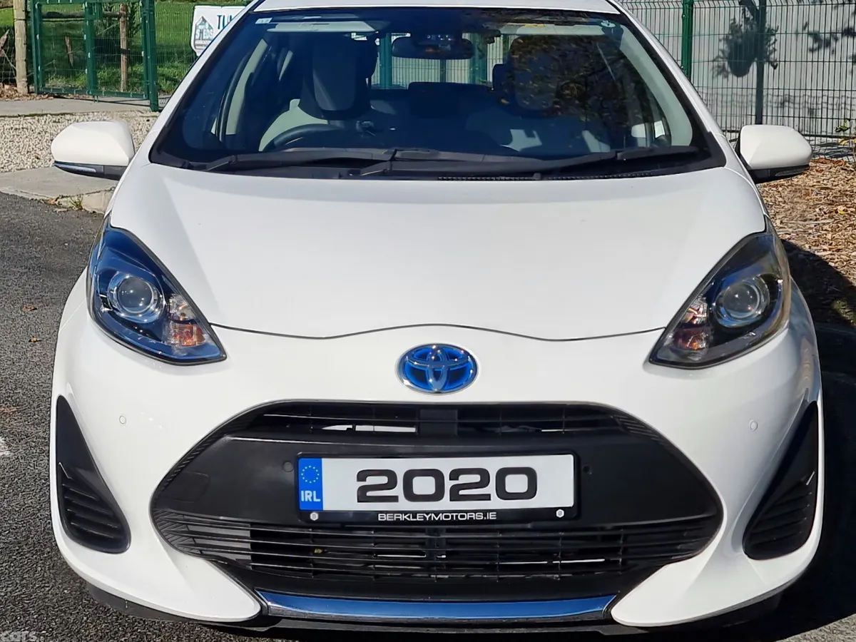Toyota Aqua Hatchback, Petrol Hybrid, 2020, White