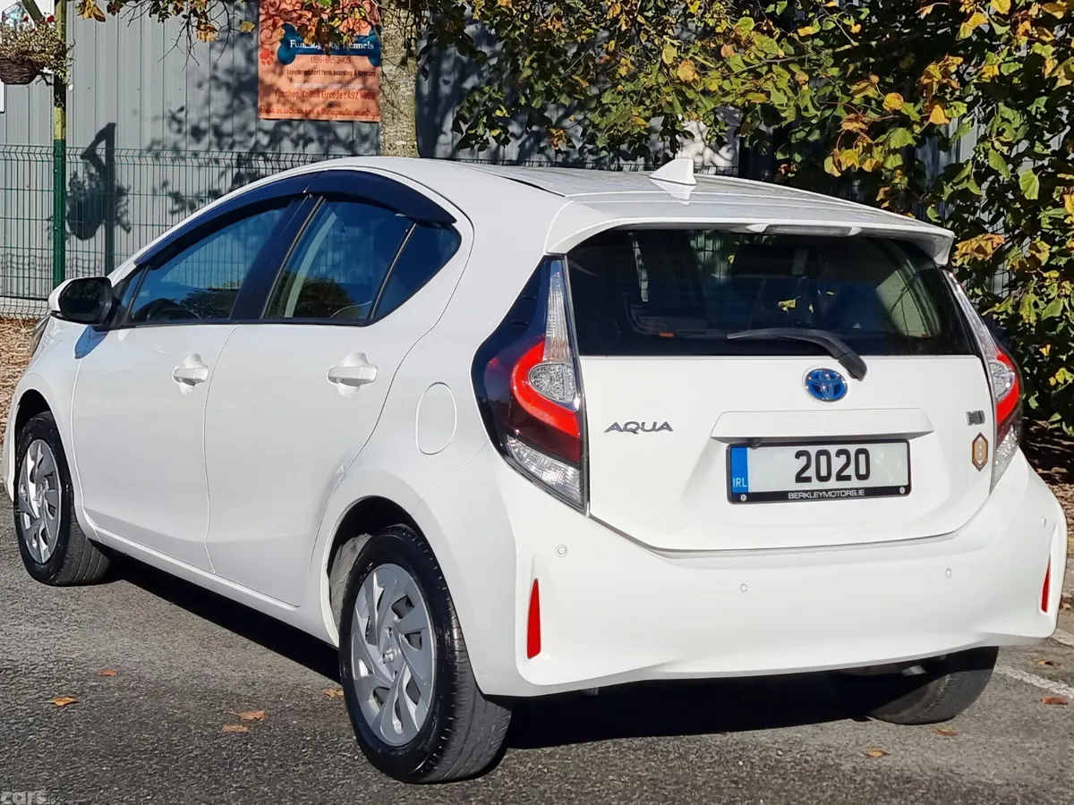 Toyota Aqua Hatchback, Petrol Hybrid, 2020, White