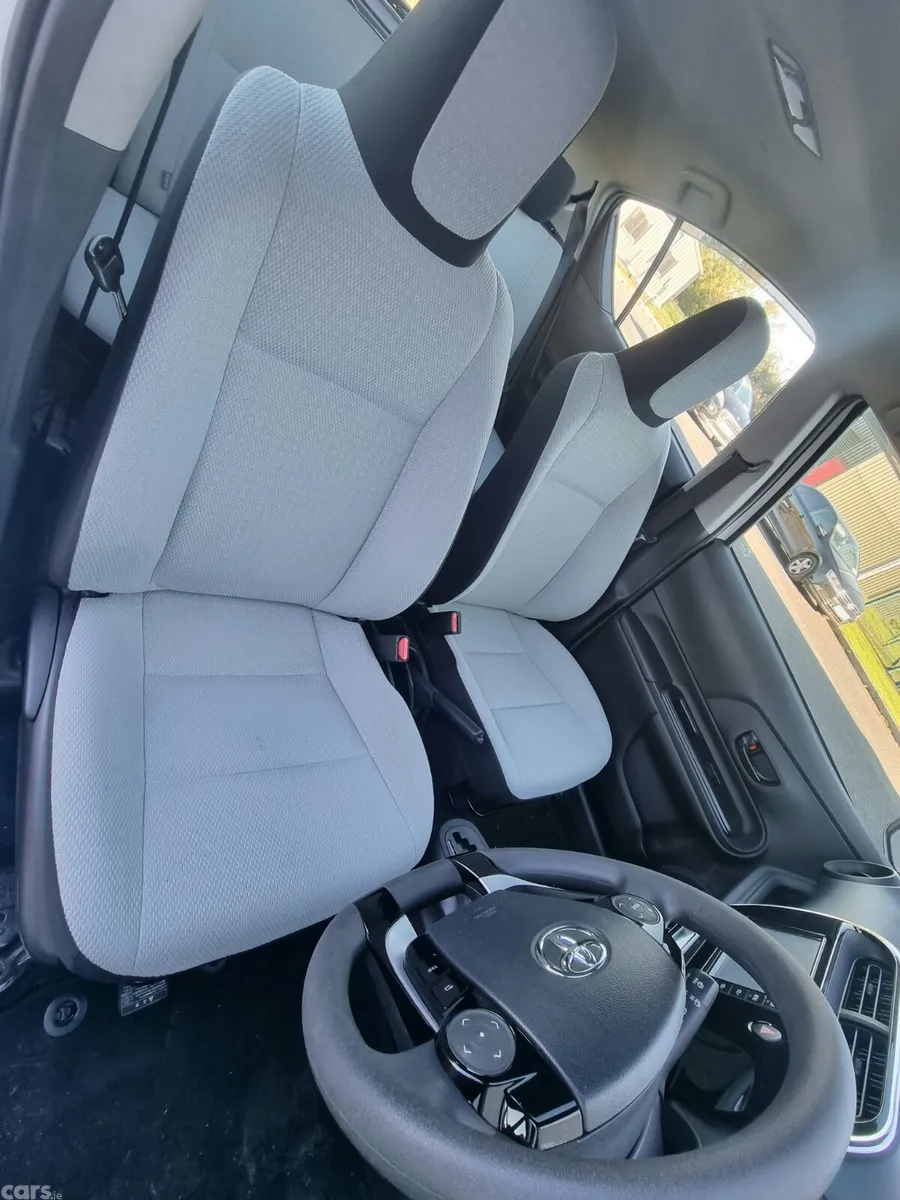 Toyota Aqua Hatchback, Petrol Hybrid, 2020, White