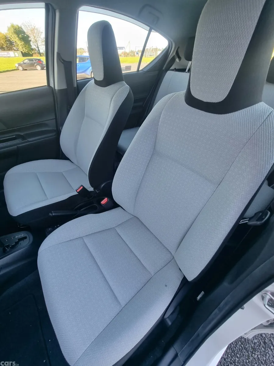 Toyota Aqua Hatchback, Petrol Hybrid, 2020, White
