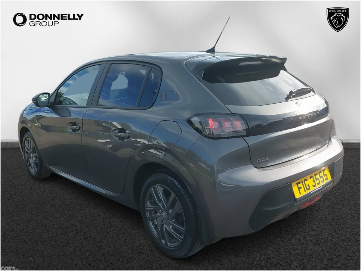 Peugeot 208 Hatchback, Petrol, 2022, 