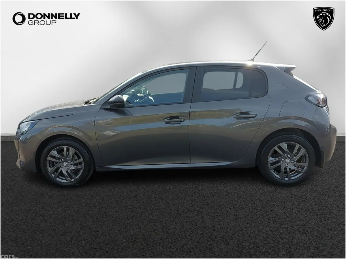 Peugeot 208 Hatchback, Petrol, 2022, 