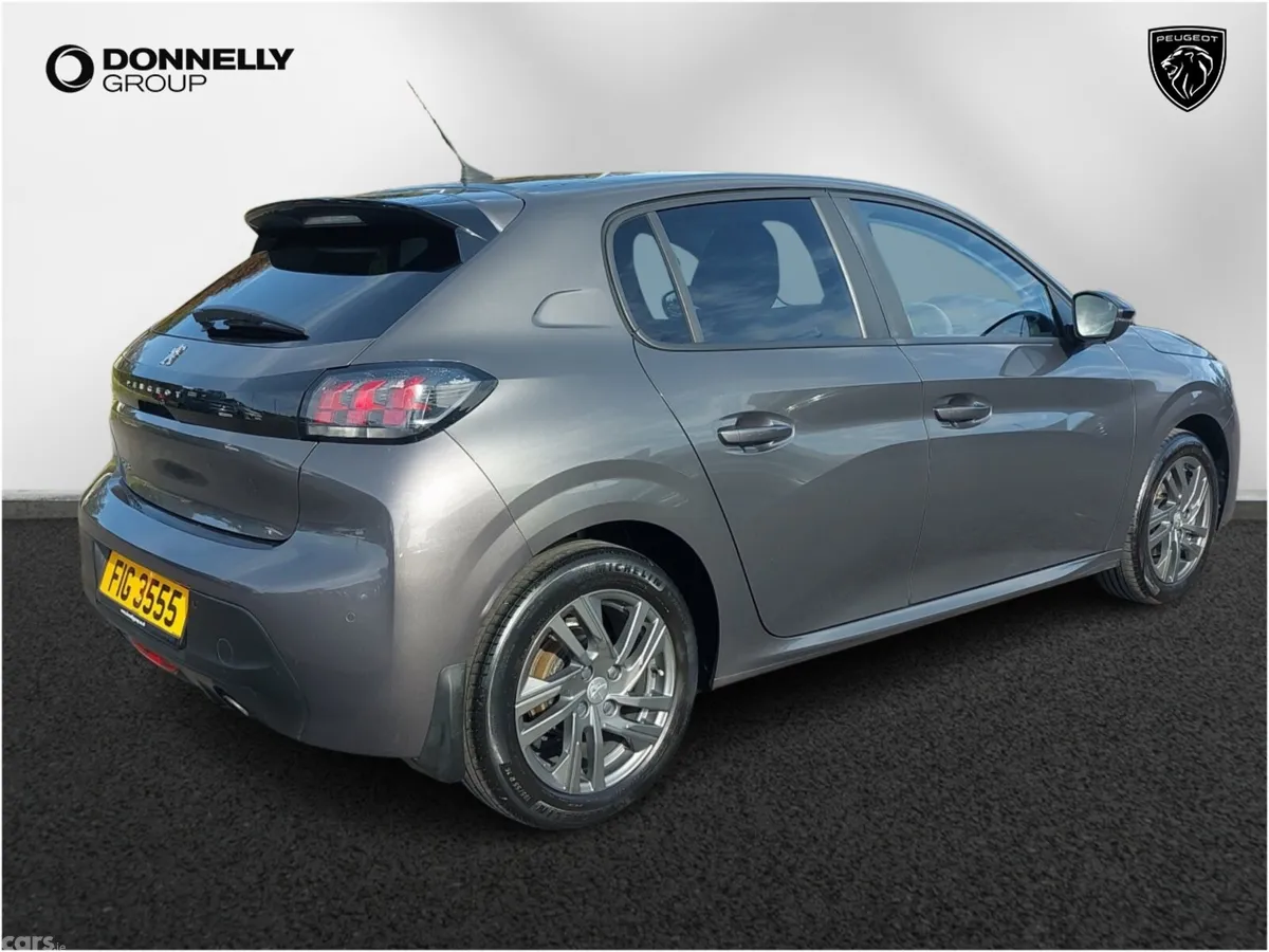 Peugeot 208 Hatchback, Petrol, 2022, 