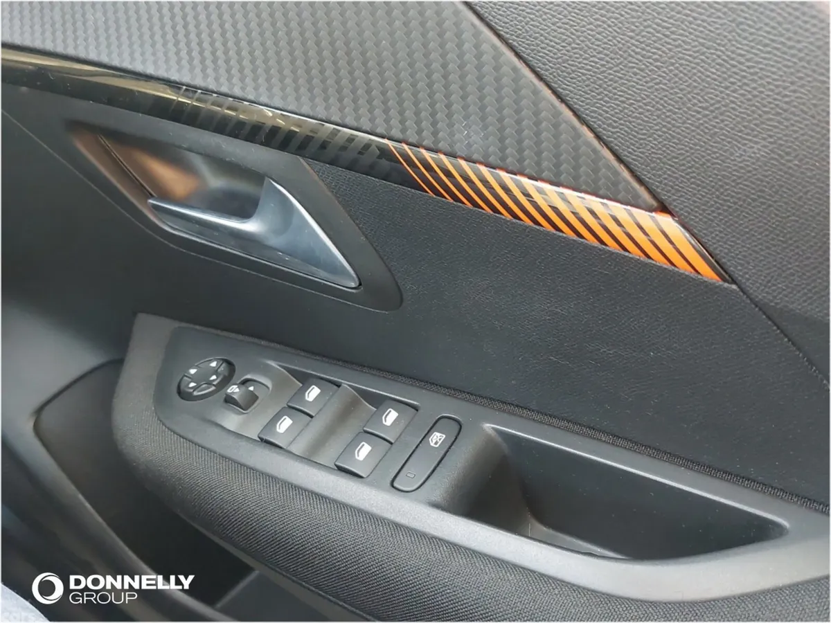 Peugeot 208 Hatchback, Petrol, 2022, 
