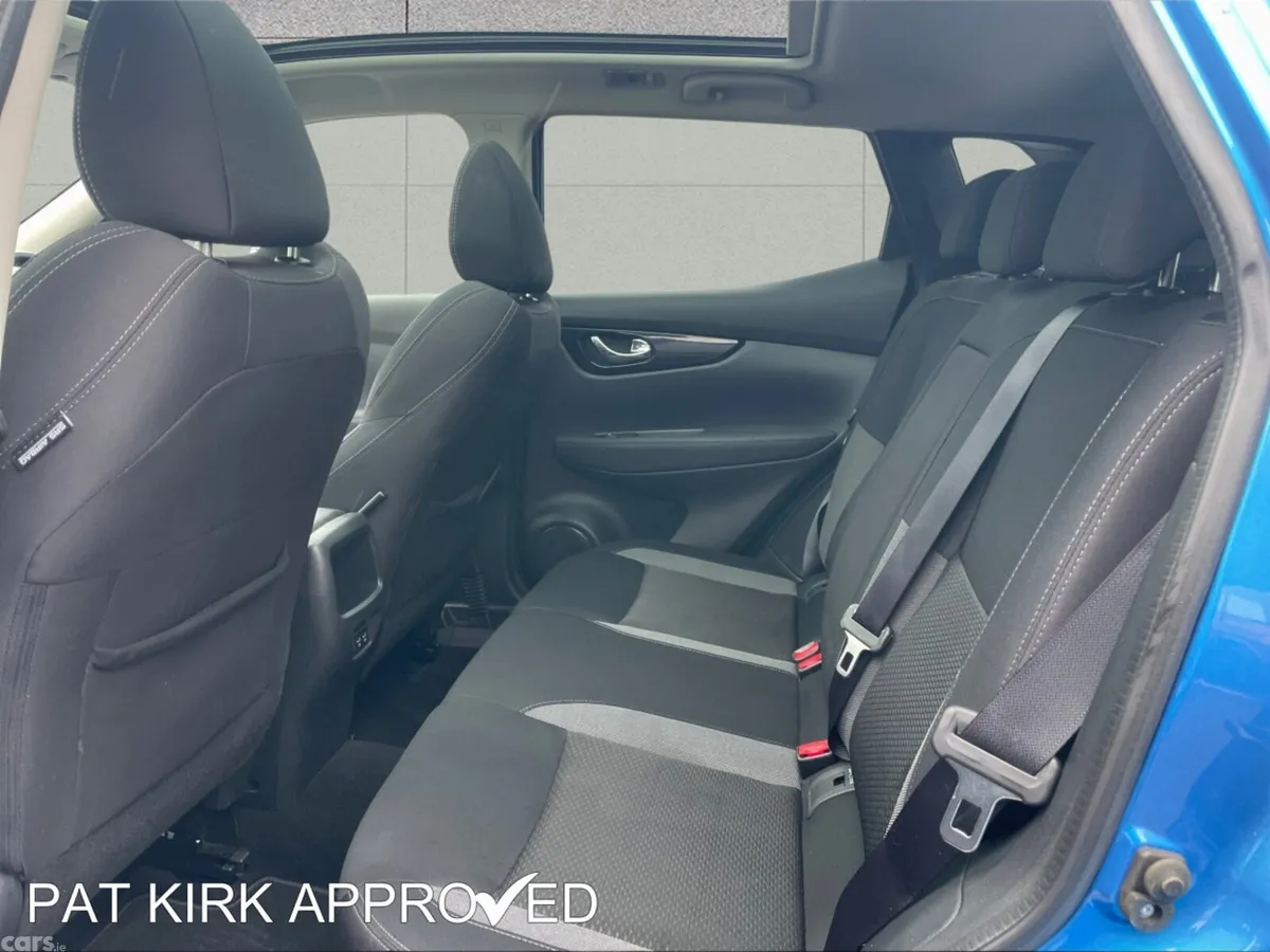 Nissan Qashqai Hatchback, Diesel, 2020, Blue