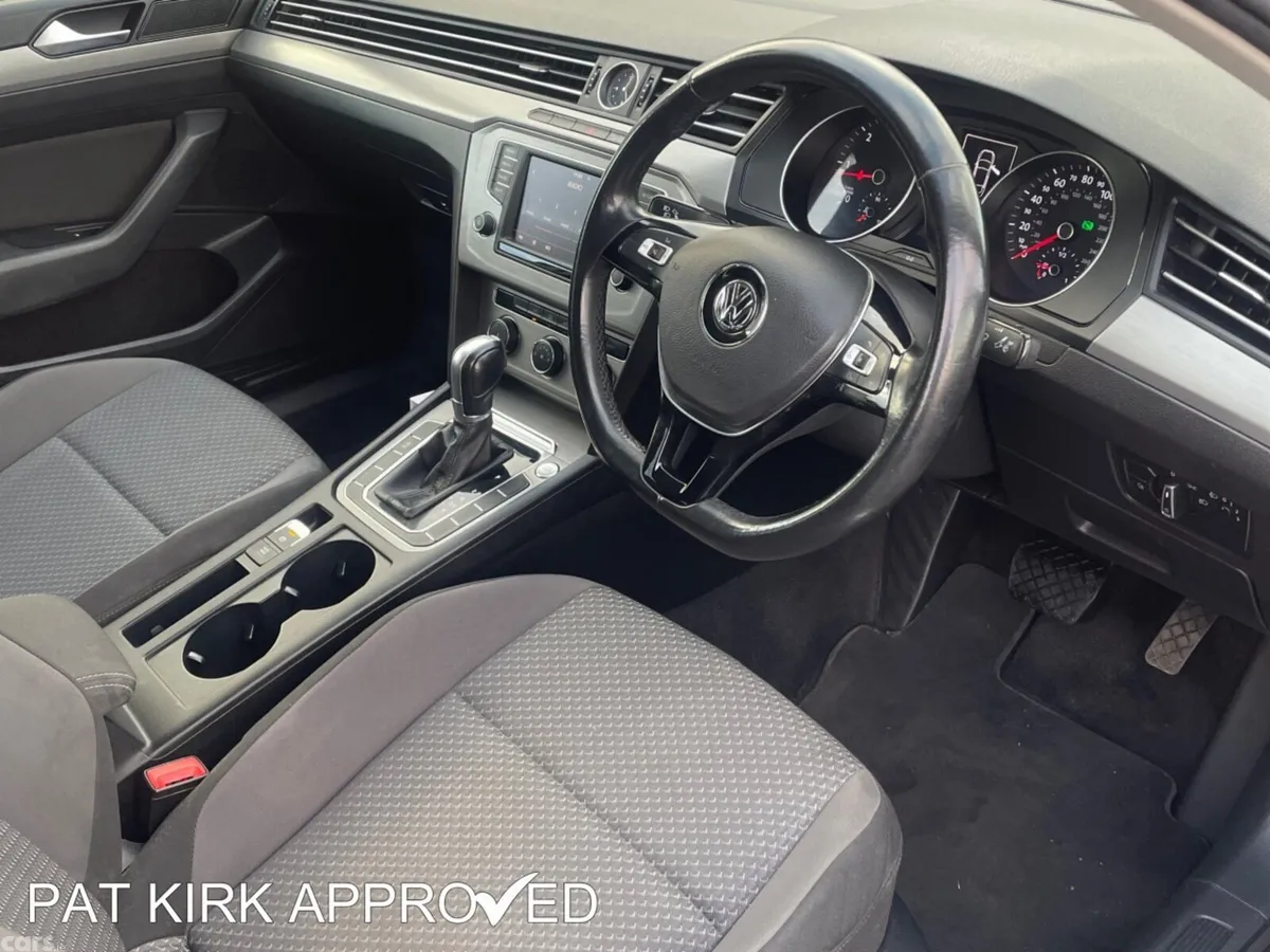 Volkswagen Passat Saloon, Diesel, 2015, Silver