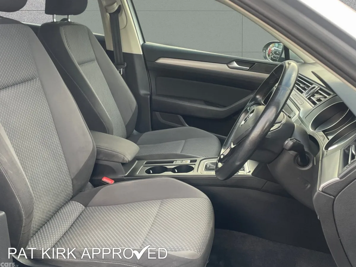 Volkswagen Passat Saloon, Diesel, 2015, Silver