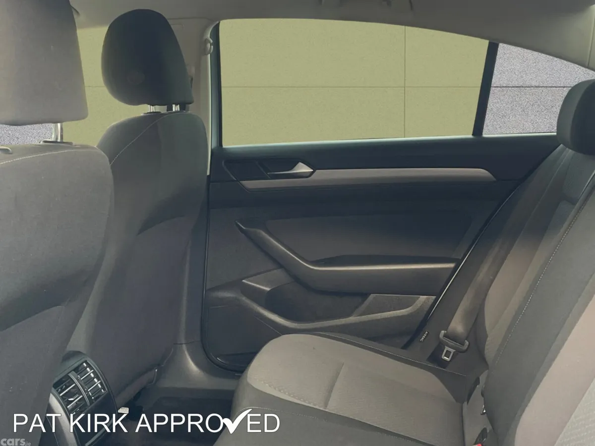 Volkswagen Passat Saloon, Diesel, 2015, Silver