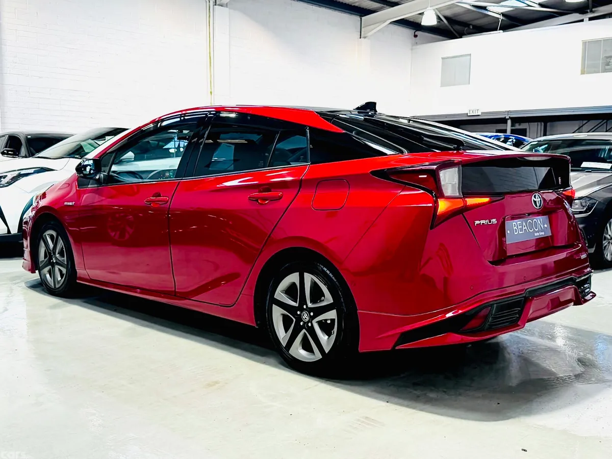Toyota Prius Saloon, Petrol Hybrid, 2019, Red