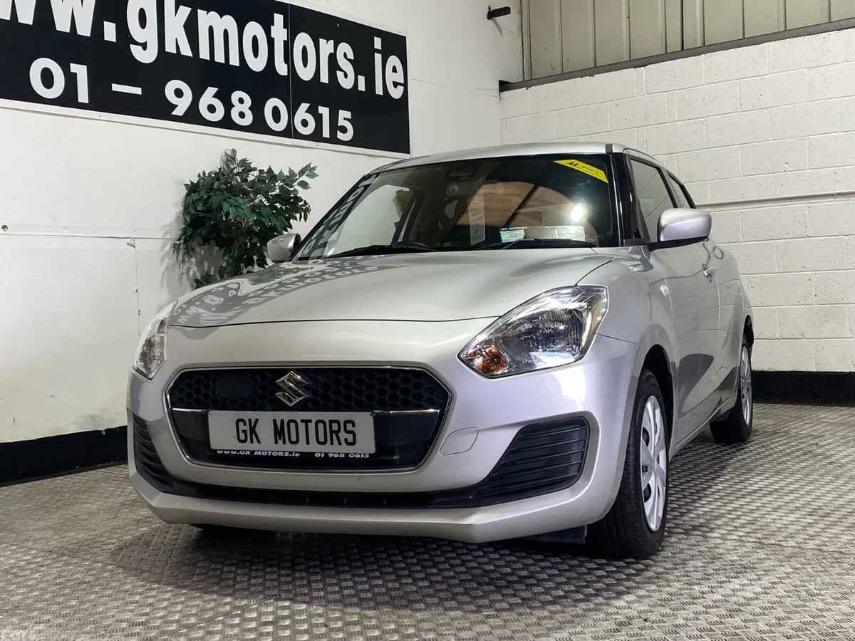 Suzuki Swift Hatchback, Petrol, 2019, Silver