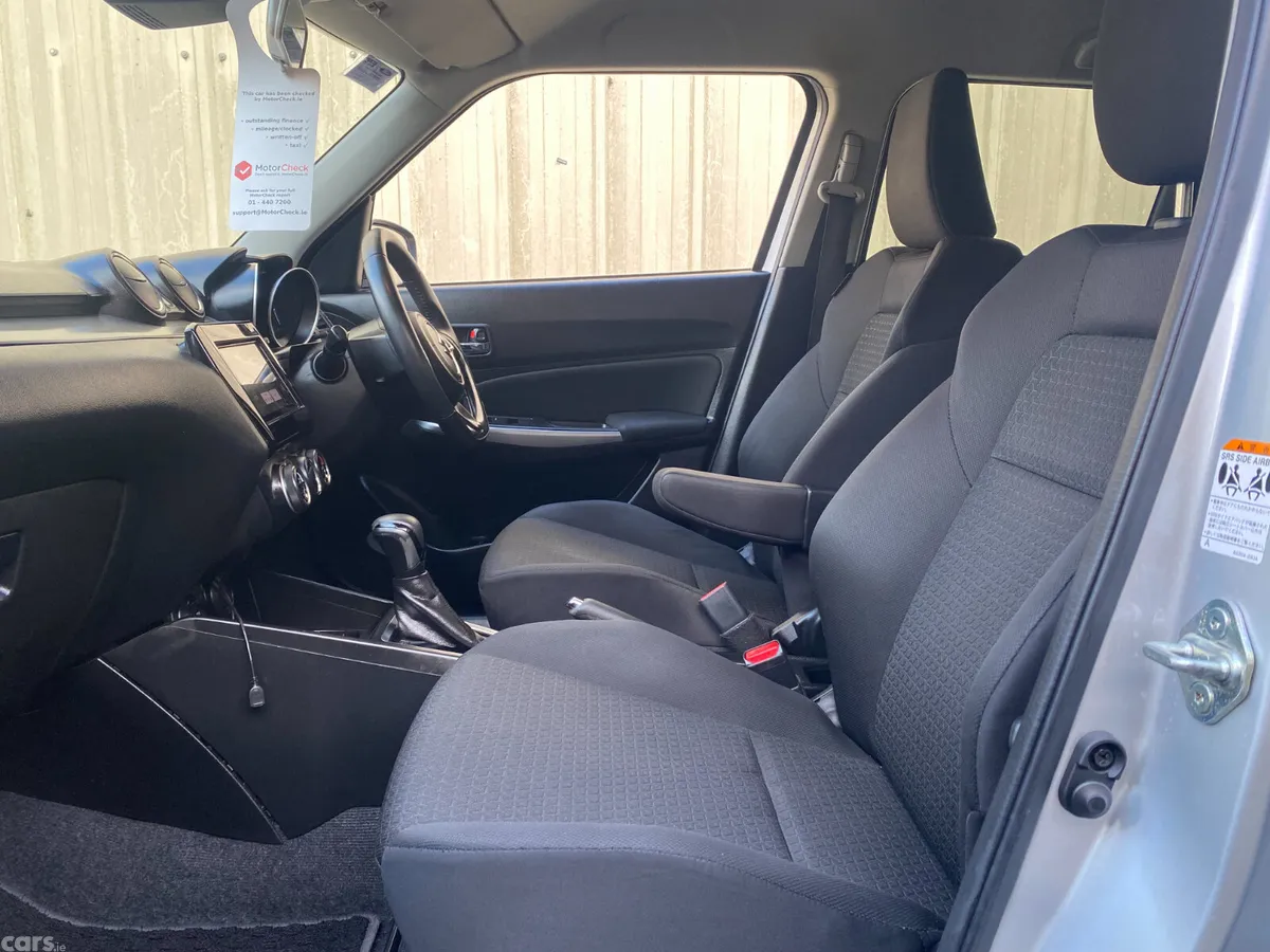 Suzuki Swift Hatchback, Petrol, 2019, Silver