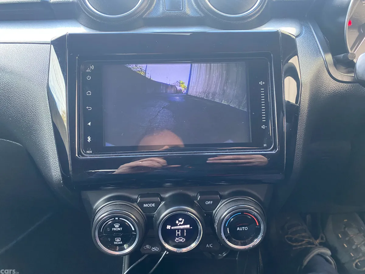 Suzuki Swift Hatchback, Petrol, 2019, Silver