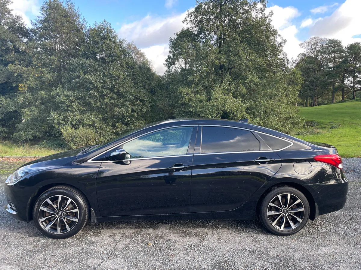 Hyundai i40 Saloon, Diesel, 2019, Black