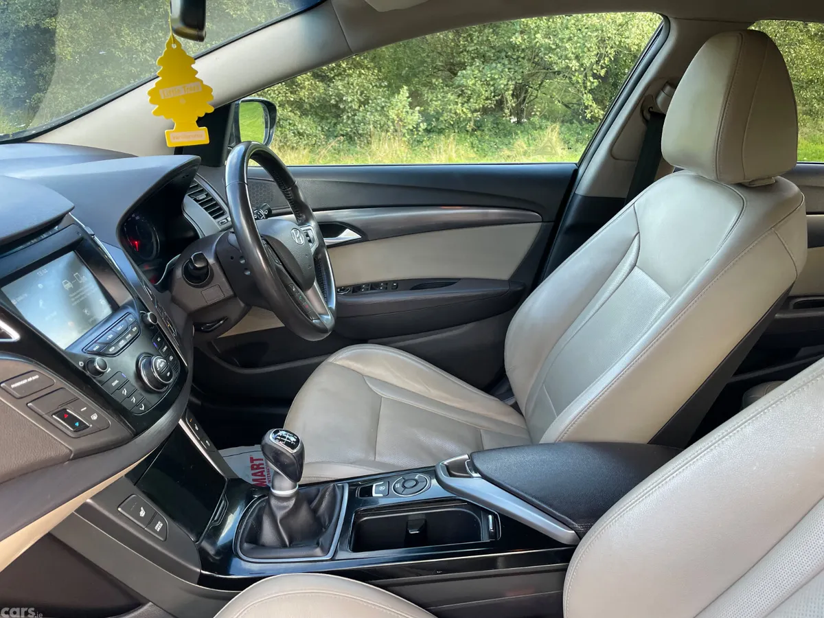 Hyundai i40 Saloon, Diesel, 2019, Black