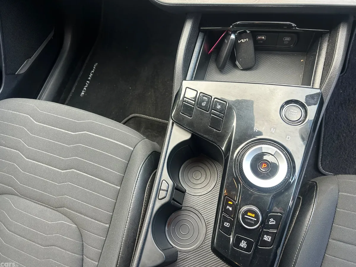 Kia Sportage SUV, Petrol Plug-in Hybrid, 2023, Grey