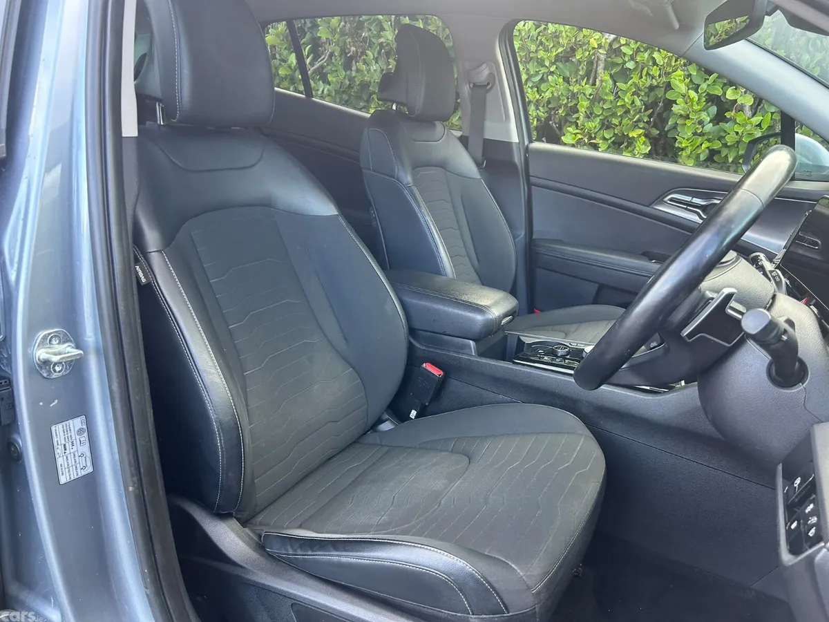 Kia Sportage SUV, Petrol Plug-in Hybrid, 2023, Grey