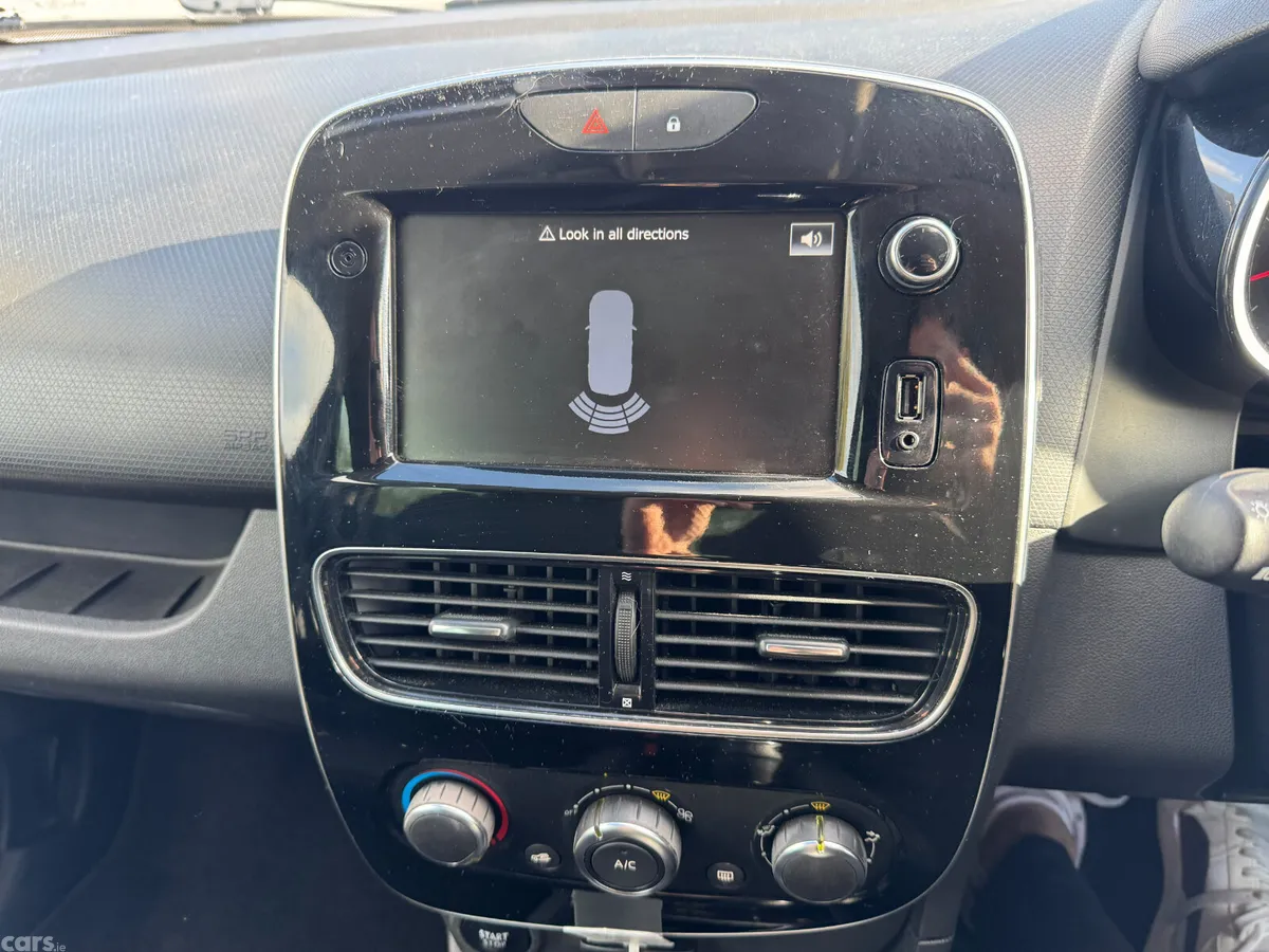Renault Clio Hatchback, Diesel, 2019, Black