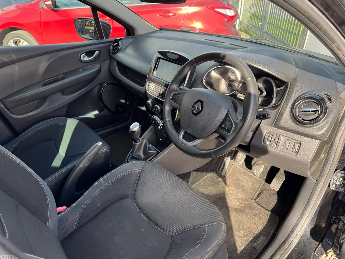 Renault Clio Hatchback, Diesel, 2019, Black