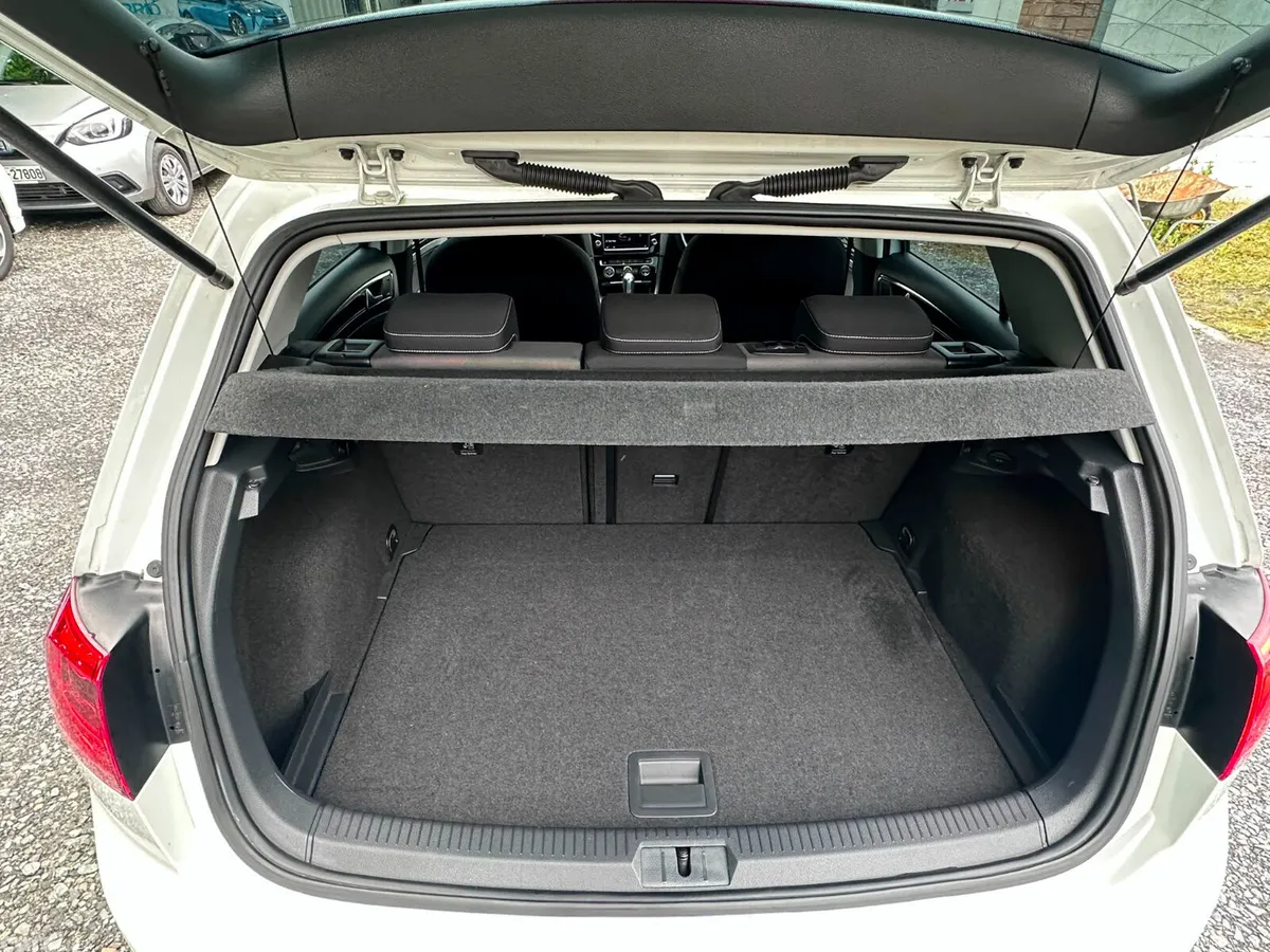 Volkswagen Golf Hatchback, Petrol, 2016, White