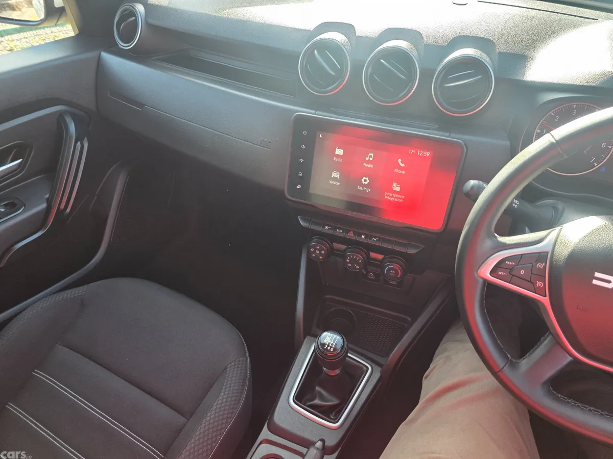 Dacia Duster SUV, Petrol, 2023, Grey