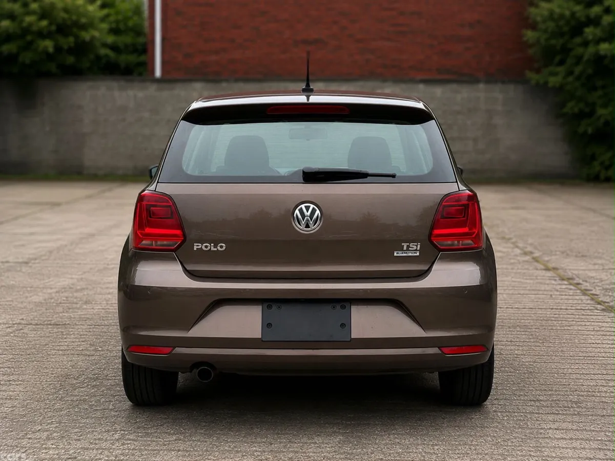 Volkswagen Polo Hatchback, Petrol, 2016, Brown