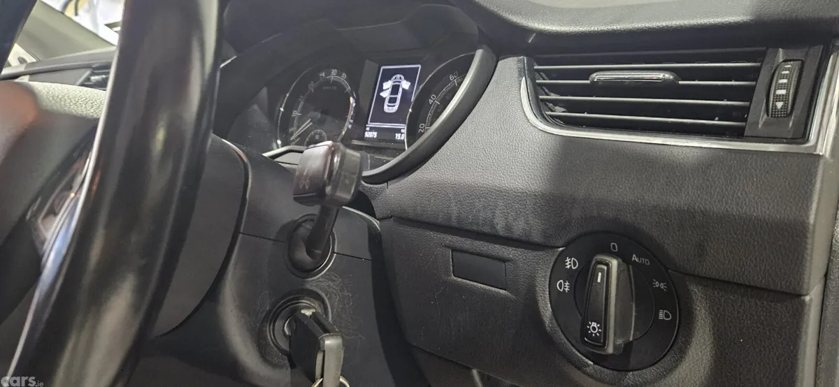 Skoda Octavia Hatchback, Diesel, 2018, White