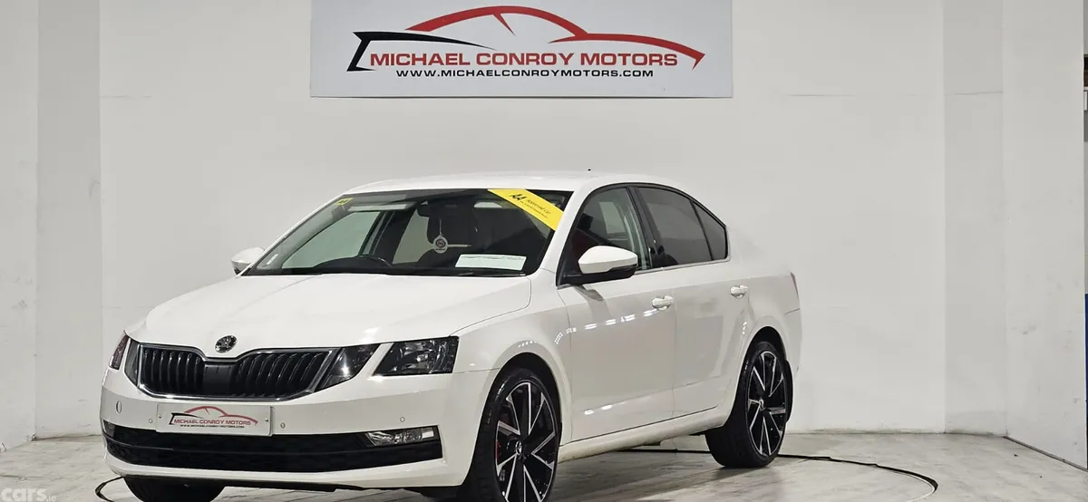 Skoda Octavia Hatchback, Diesel, 2018, White
