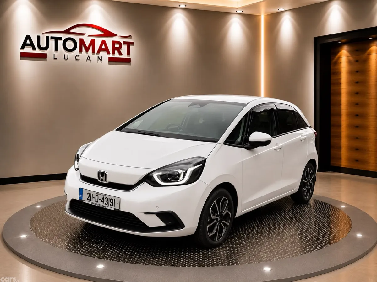 Honda Fit Hatchback, Petrol Hybrid, 2021, White