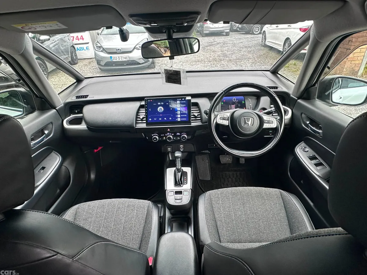 Honda Fit Hatchback, Petrol Hybrid, 2021, White