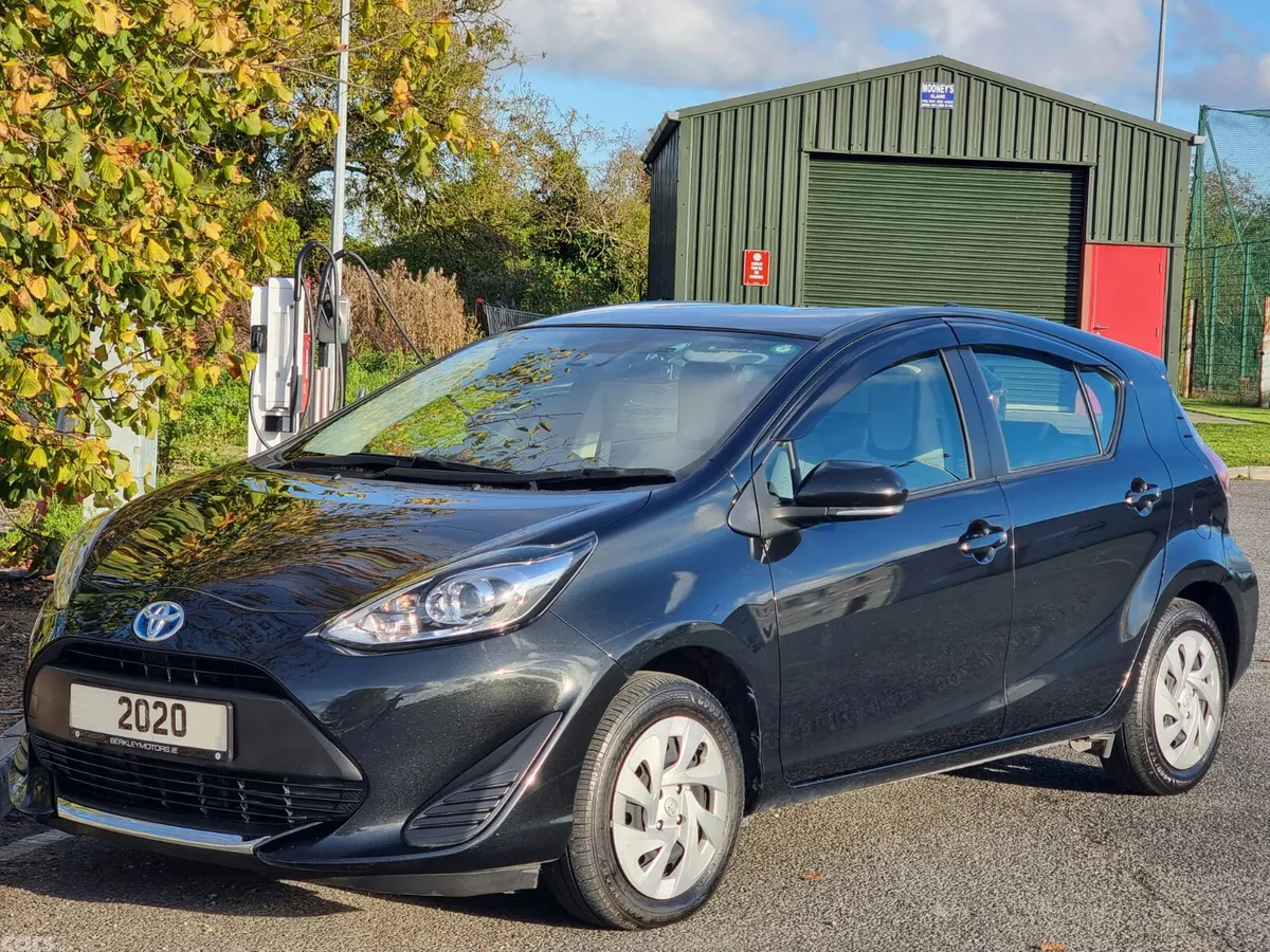 Toyota Aqua Hatchback, Petrol Hybrid, 2020, Black
