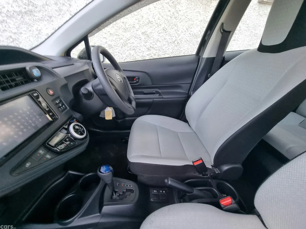 Toyota Aqua Hatchback, Petrol Hybrid, 2020, Black