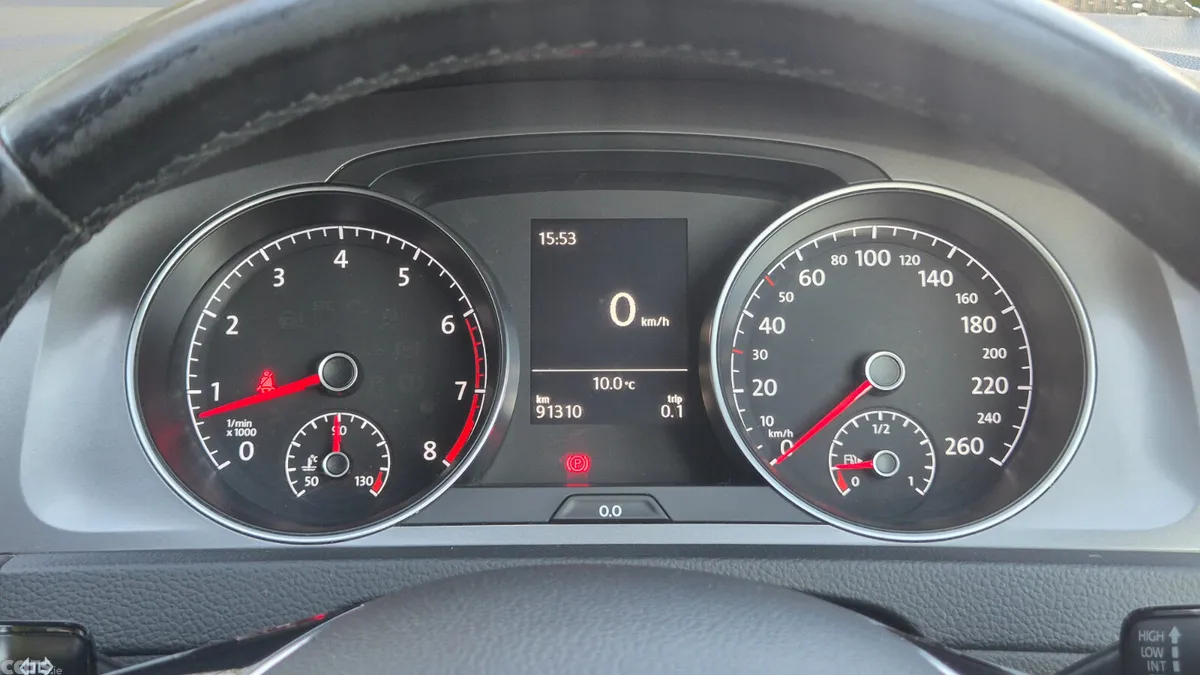 Volkswagen Golf Estate, Petrol, 2016, Red