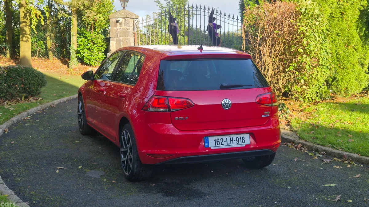 Volkswagen Golf Estate, Petrol, 2016, Red