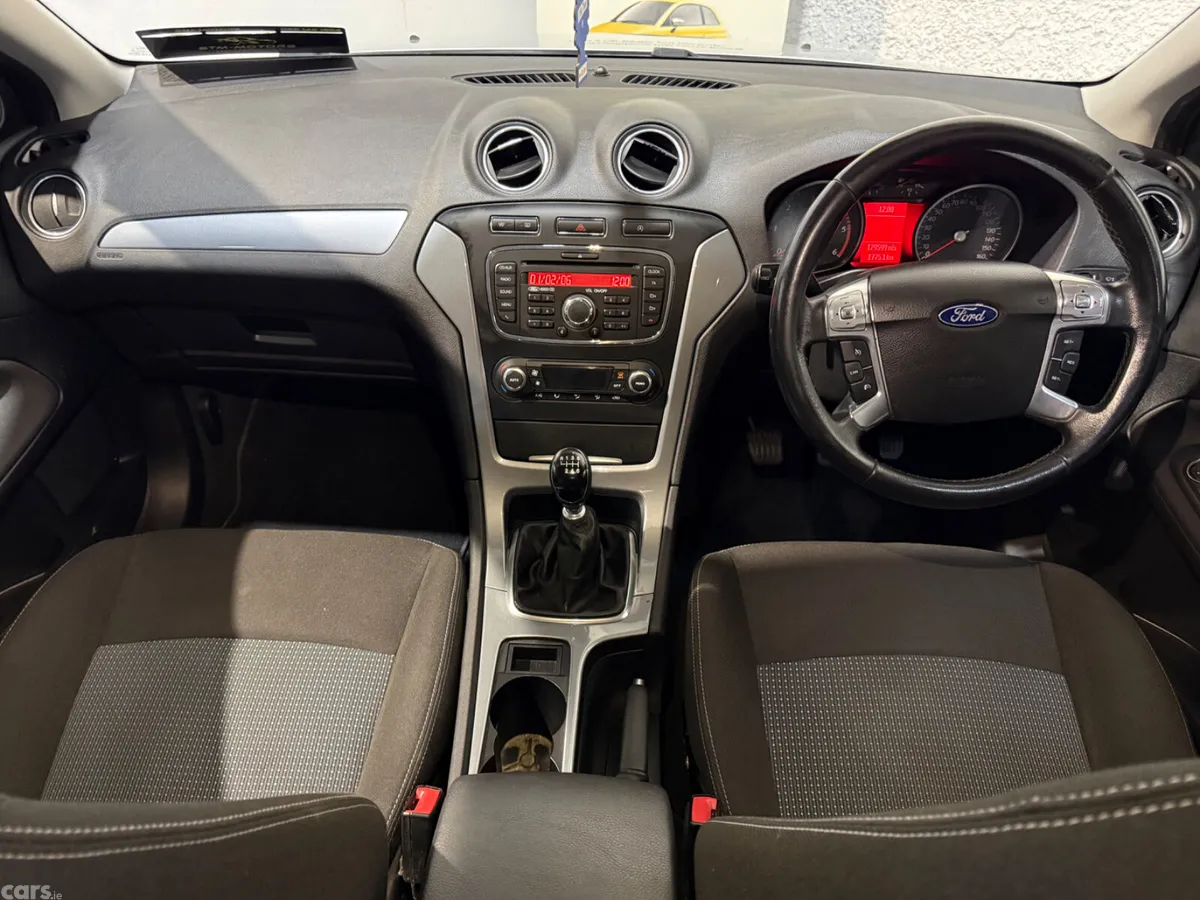 Ford Mondeo Hatchback, Diesel, 2012, Silver